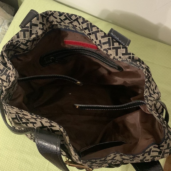 Tommy Hilfiger Sling Women’s Pattern Shoulder Bag - Picture 5 of 6